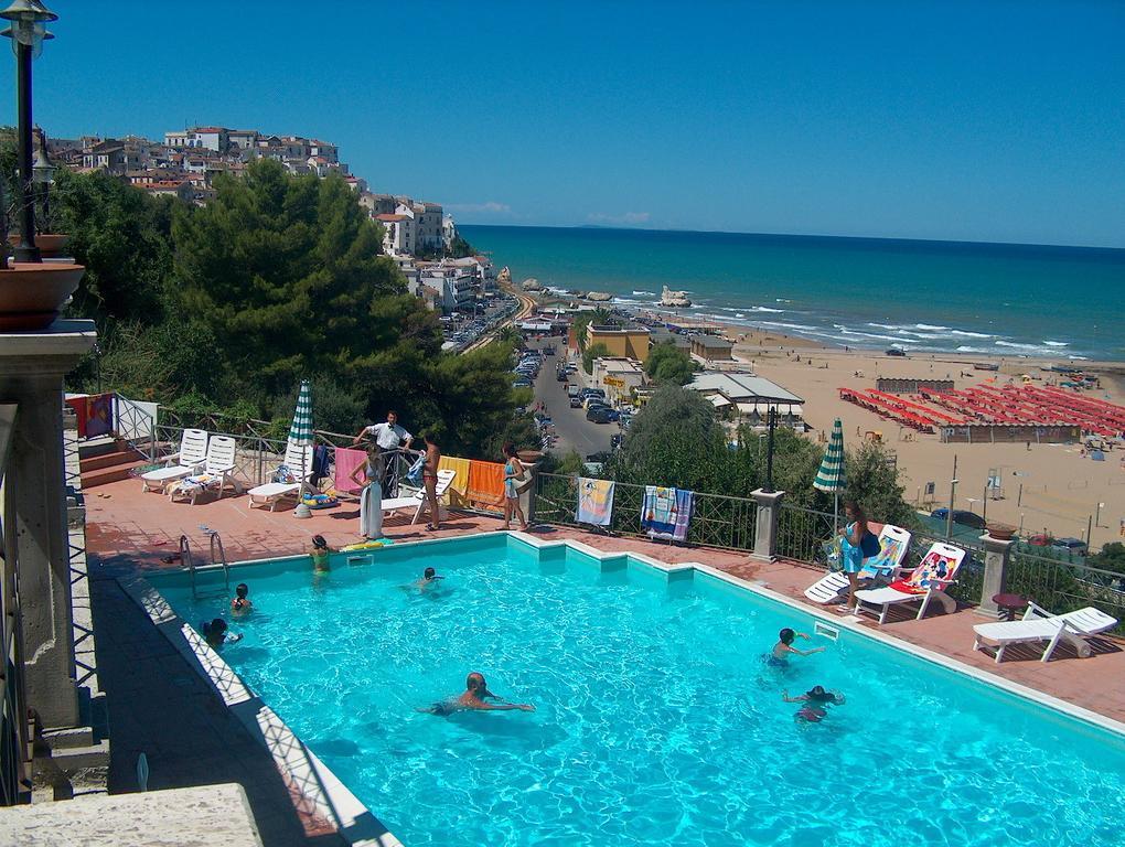 Hotel Piccolo Paradiso Di Rodi Garganico Exterior photo