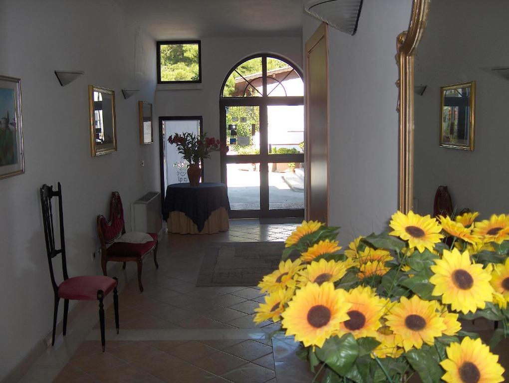 Hotel Piccolo Paradiso Di Rodi Garganico Exterior photo