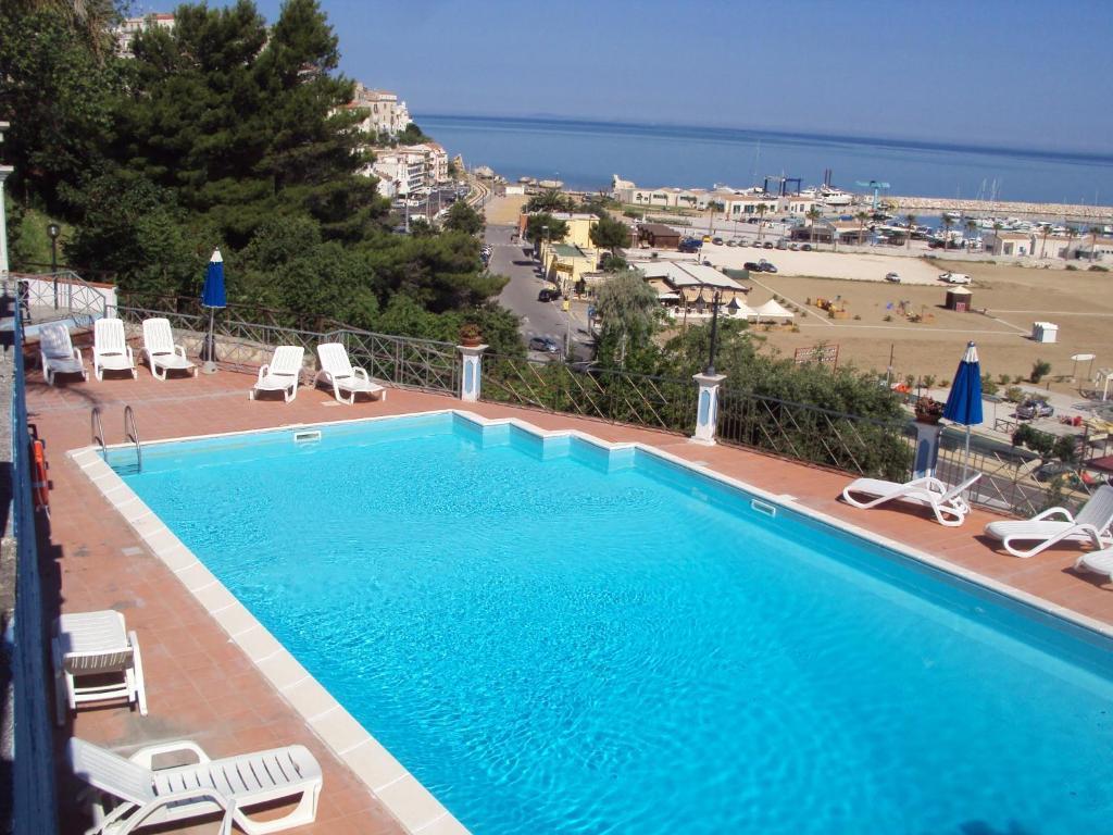 Hotel Piccolo Paradiso Di Rodi Garganico Exterior photo
