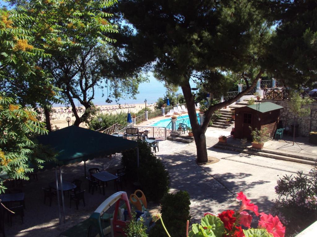 Hotel Piccolo Paradiso Di Rodi Garganico Exterior photo